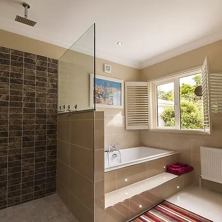 Sea Breeze Bed & Breakfast