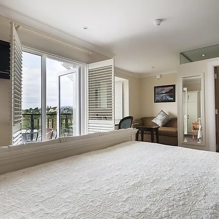 Bed & Breakfast Sea Breeze 4*