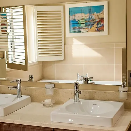 Sea Breeze Bed & Breakfast