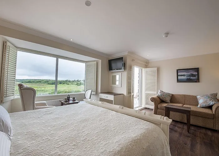 Sea Breeze B&B 골웨이