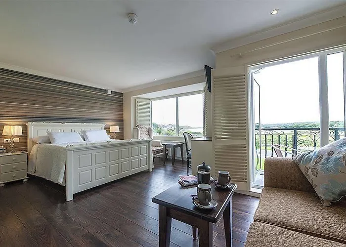 Sea Breeze Отель типа 