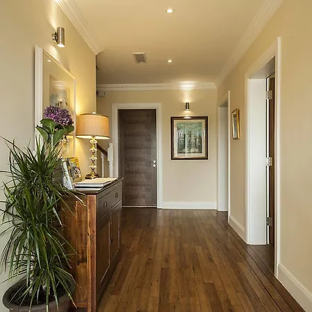 Sea Breeze Bed & Breakfast 4*